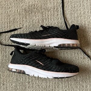 LA Gear Ultra foam lightweight shoes